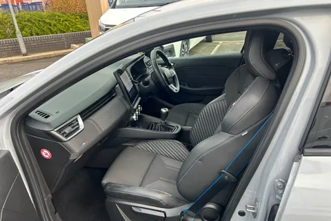 HN25UNF Renault Clio 1.0 TCe 90 Esprit Alpine 5dr Thumbnail #4