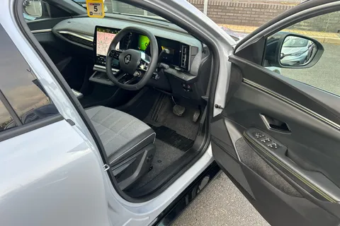 HT24VZE Renault Megane E-Tech EV60 160kW Techno Comfort Range 60kWh 5dr Auto Thumbnail #19