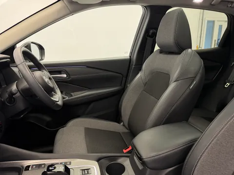 OY74ZJU Nissan Qashqai 1.5 E-Power N-Connecta [Glass Roof] 5dr Auto Thumbnail #16