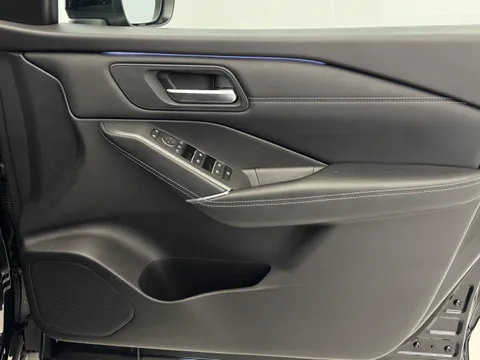 OY74ZJU Nissan Qashqai 1.5 E-Power N-Connecta [Glass Roof] 5dr Auto Thumbnail #21