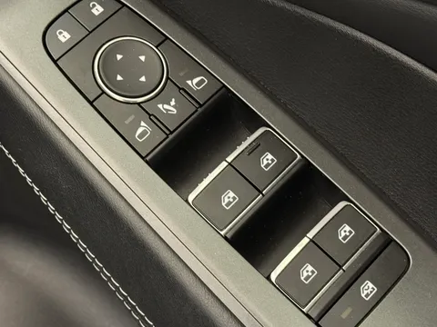 OY74ZJU Nissan Qashqai 1.5 E-Power N-Connecta [Glass Roof] 5dr Auto Thumbnail #22