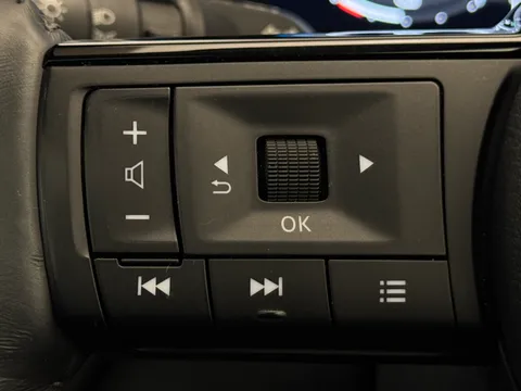 OY74ZJU Nissan Qashqai 1.5 E-Power N-Connecta [Glass Roof] 5dr Auto Thumbnail #24