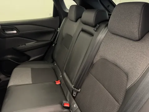 OY74ZNL Nissan Qashqai 1.5 E-Power N-Connecta [Glass Roof] 5dr Auto Thumbnail #13