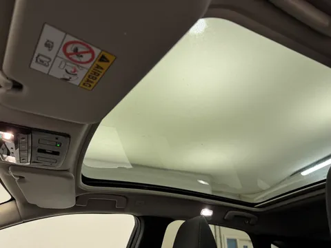 OY74ZNL Nissan Qashqai 1.5 E-Power N-Connecta [Glass Roof] 5dr Auto Thumbnail #16