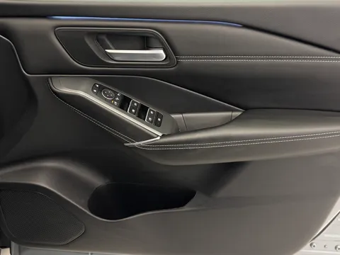 OY74ZNL Nissan Qashqai 1.5 E-Power N-Connecta [Glass Roof] 5dr Auto Thumbnail #19