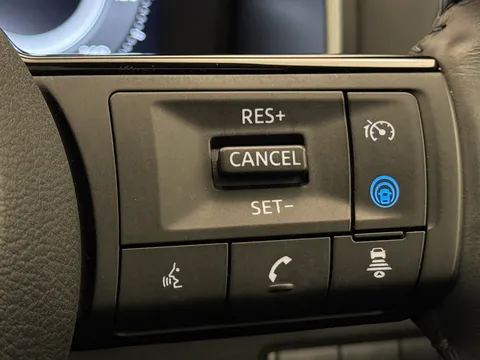 OY74ZNL Nissan Qashqai 1.5 E-Power N-Connecta [Glass Roof] 5dr Auto Thumbnail #23