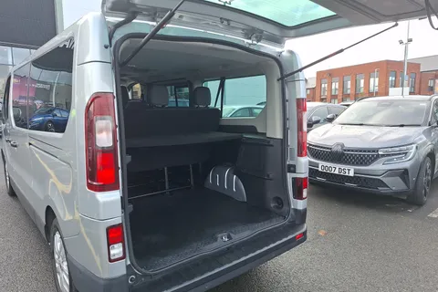 VK23SKO Renault Trafic LL30 Blue dCi 150 Start 9 Seater EDC Thumbnail #16