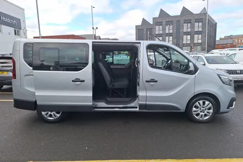 VK23SKO Renault Trafic LL30 Blue dCi 150 Start 9 Seater EDC Thumbnail #19