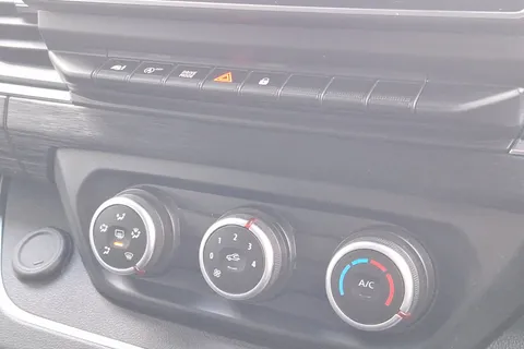 VK23SKO Renault Trafic LL30 Blue dCi 150 Start 9 Seater EDC Thumbnail #32