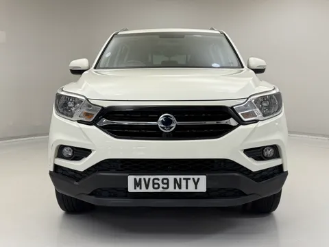 MV69NTY Ssangyong Musso Double Cab Pick Up Rebel 4dr Auto AWD Thumbnail #2