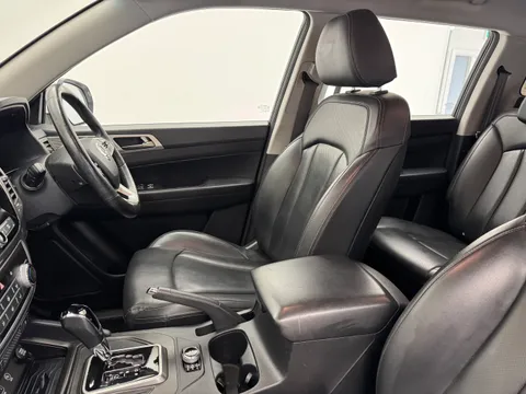 MV69NTY Ssangyong Musso Double Cab Pick Up Rebel 4dr Auto AWD Thumbnail #13