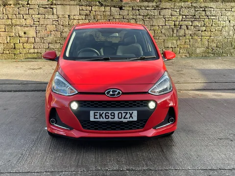 EK69OZX Hyundai i10 1.0 Premium 5dr Thumbnail #3