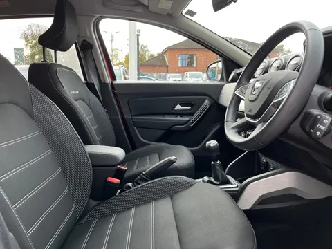 BL22WPR Dacia Duster 1.0 TCe 90 Prestige 5dr Thumbnail #13