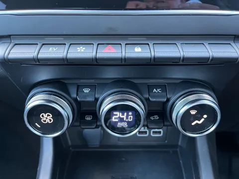 BN74RWW Renault ARKANA 1.6 E-Tech FHEV 145 Techno 5dr Auto Thumbnail #16