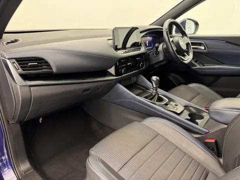 DG22FHA Nissan Qashqai 1.3 DiG-T MH 158 Tekna 5dr Thumbnail #22