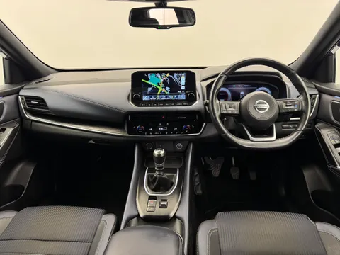 DG22FHA Nissan Qashqai 1.3 DiG-T MH 158 Tekna 5dr Thumbnail #16