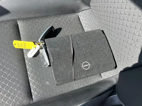 OW24LWZ Nissan Juke 1.0 DiG-T N-Connecta 5dr Thumbnail #22