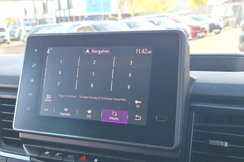 VO23URL Renault Trafic LL30 Blue dCi 150 Extra 9 Seater Thumbnail #34