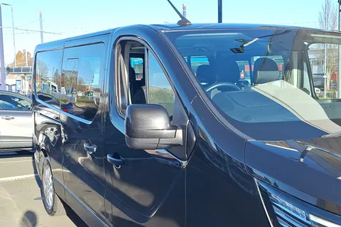 VO23URL Renault Trafic LL30 Blue dCi 150 Extra 9 Seater Thumbnail #26