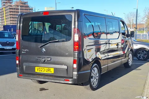 VO23URL Renault Trafic LL30 Blue dCi 150 Extra 9 Seater Thumbnail #25