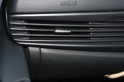 EA74NHU Hyundai i20 1.0T GDi Premium 5dr Thumbnail #29