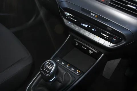 EA74NHU Hyundai i20 1.0T GDi Premium 5dr Thumbnail #20