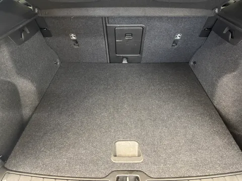 EU68KWC Volvo XC40 2.0 T4 Momentum 5dr AWD Geartronic Thumbnail #17