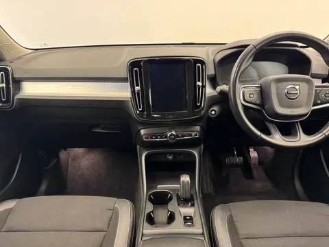 EU68KWC Volvo XC40 2.0 T4 Momentum 5dr AWD Geartronic Thumbnail #20