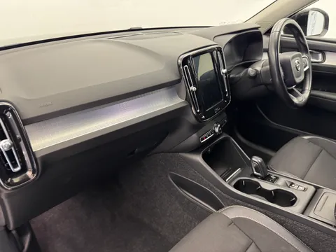 EU68KWC Volvo XC40 2.0 T4 Momentum 5dr AWD Geartronic Thumbnail #21