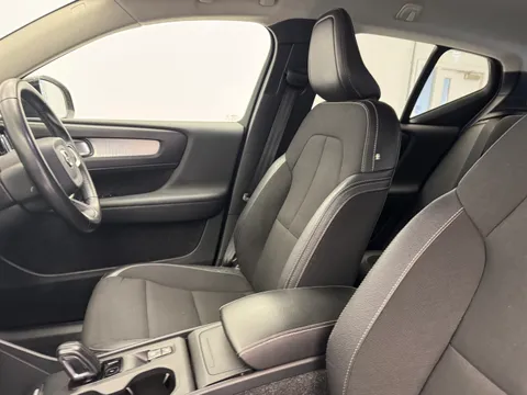EU68KWC Volvo XC40 2.0 T4 Momentum 5dr AWD Geartronic Thumbnail #22