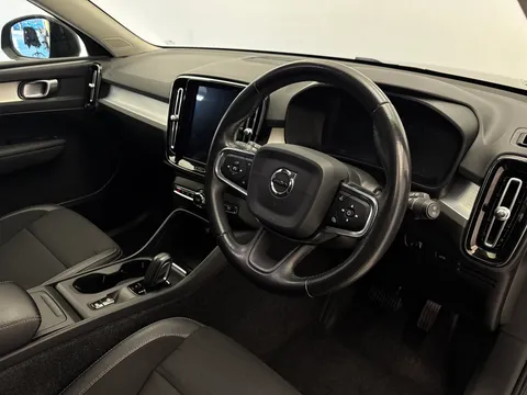 EU68KWC Volvo XC40 2.0 T4 Momentum 5dr AWD Geartronic Thumbnail #27