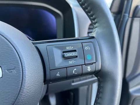 OW24XJG Nissan Qashqai 1.3 DiG-T MH Tekna 5dr Thumbnail #25