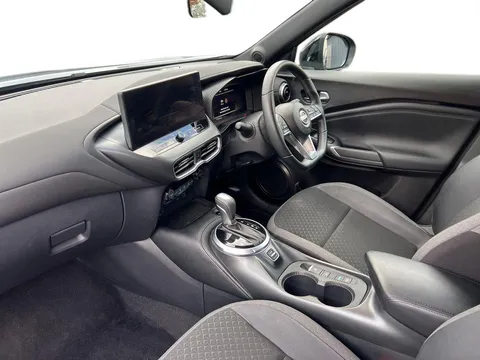 DX74XJB Nissan Juke 1.6 Hybrid N-Connecta 5dr Auto Thumbnail #9