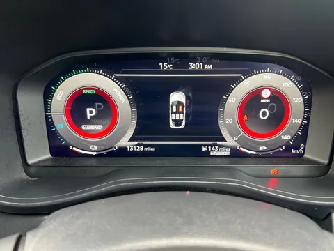 DX74XJB Nissan Juke 1.6 Hybrid N-Connecta 5dr Auto Thumbnail #11