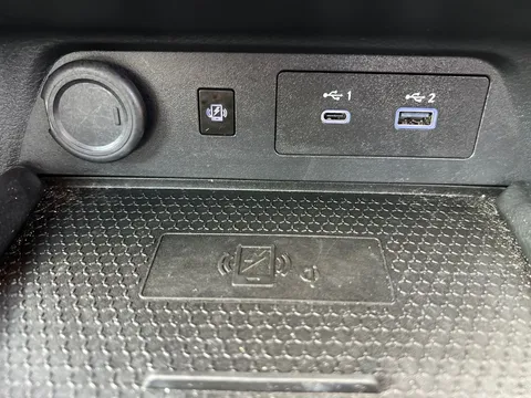 DX74XJB Nissan Juke 1.6 Hybrid N-Connecta 5dr Auto Thumbnail #24