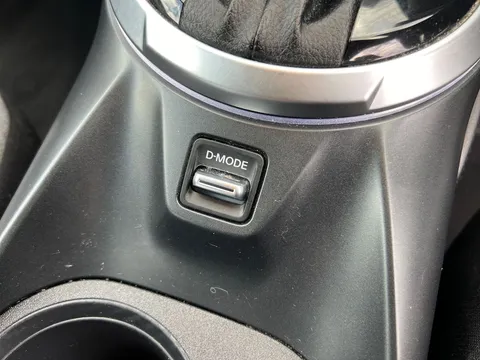 DX74XJB Nissan Juke 1.6 Hybrid N-Connecta 5dr Auto Thumbnail #25