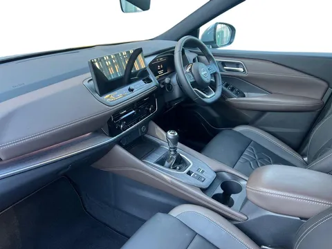 OW24VWH Nissan Qashqai 1.3 DiG-T MH Tekna 5dr Thumbnail #10