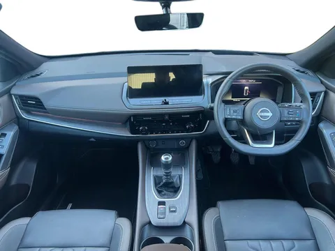 OW24VWH Nissan Qashqai 1.3 DiG-T MH Tekna 5dr Thumbnail #4