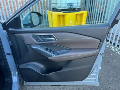 OW24VWH Nissan Qashqai 1.3 DiG-T MH Tekna 5dr Thumbnail #16