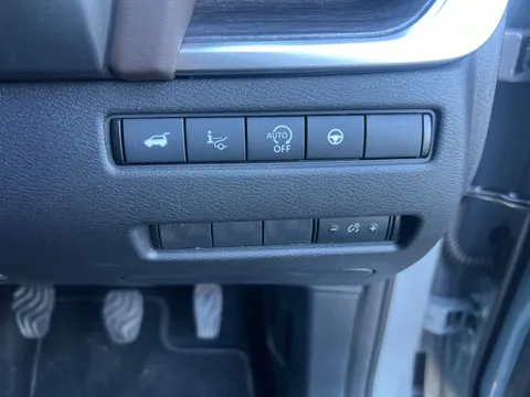 OW24VWH Nissan Qashqai 1.3 DiG-T MH Tekna 5dr Thumbnail #24