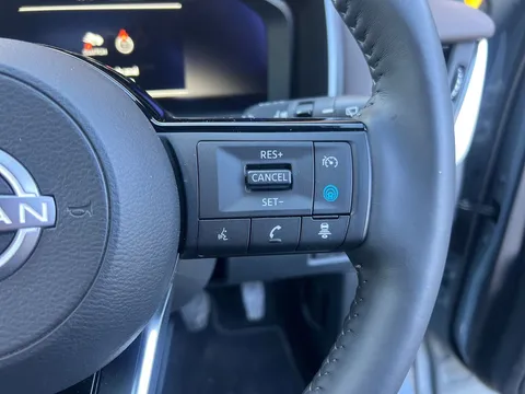 OW24VWH Nissan Qashqai 1.3 DiG-T MH Tekna 5dr Thumbnail #25