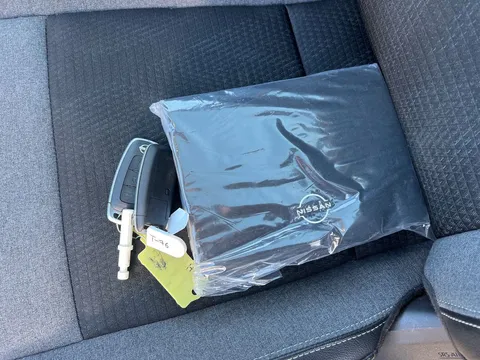 DS74UHZ Nissan Qashqai 1.3 DiG-T MH 158 N-Connecta [Glass Rf] 5dr Xtronic Thumbnail #20