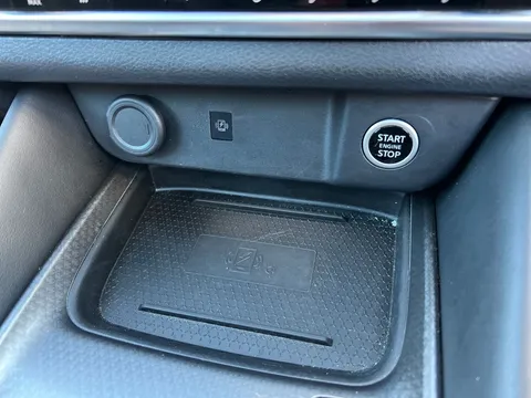 DS74UHZ Nissan Qashqai 1.3 DiG-T MH 158 N-Connecta [Glass Rf] 5dr Xtronic Thumbnail #24