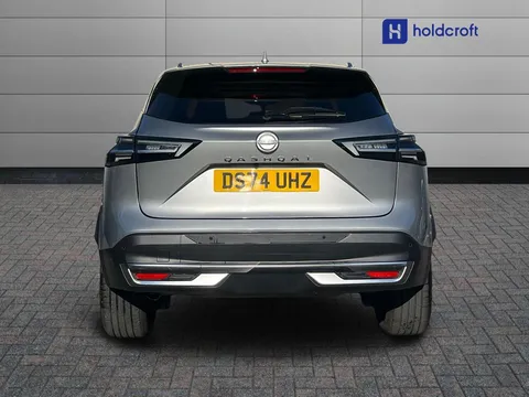 DS74UHZ Nissan Qashqai 1.3 DiG-T MH 158 N-Connecta [Glass Rf] 5dr Xtronic Thumbnail #9