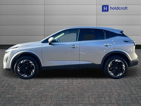 DS74UHZ Nissan Qashqai 1.3 DiG-T MH 158 N-Connecta [Glass Rf] 5dr Xtronic Thumbnail #7