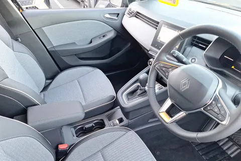 BG75OHJ Renault Clio 1.6 E-TECH full hybrid 145 Techno 5dr Auto Thumbnail #13