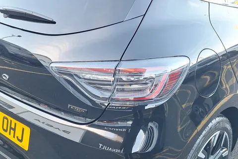 BG75OHJ Renault Clio 1.6 E-TECH full hybrid 145 Techno 5dr Auto Thumbnail #20