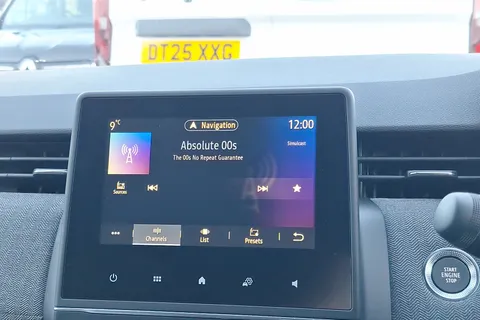 BG75OHJ Renault Clio 1.6 E-TECH full hybrid 145 Techno 5dr Auto Thumbnail #28