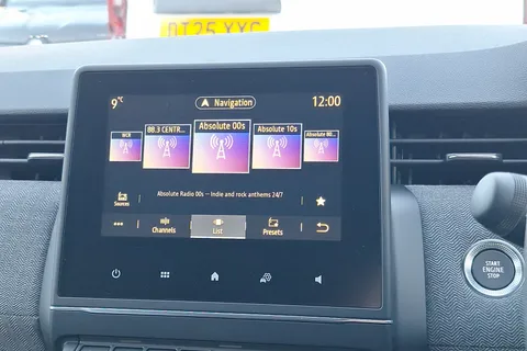 BG75OHJ Renault Clio 1.6 E-TECH full hybrid 145 Techno 5dr Auto Thumbnail #29