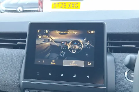 BG75OHJ Renault Clio 1.6 E-TECH full hybrid 145 Techno 5dr Auto Thumbnail #33